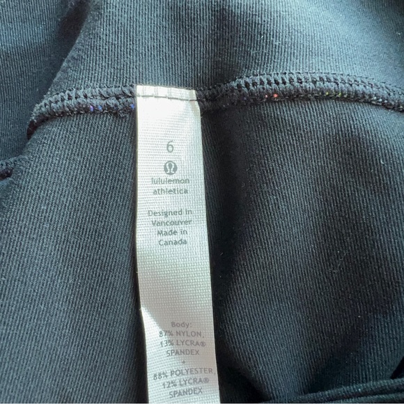 Lululemon Groove Crop Pants Black Multicolor Stripe Waist Band Reversible Size 6 - Picture 14 of 16